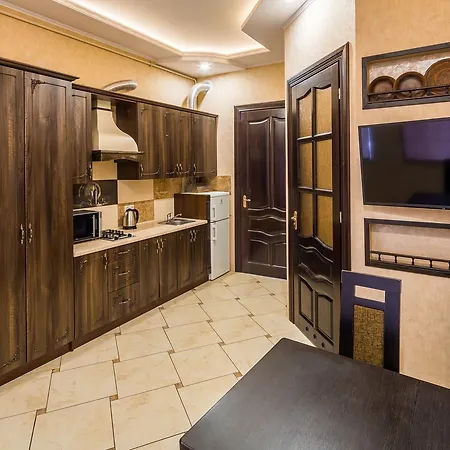 аpartments On The Square Of Danylo Halytskyi Апартаменти *